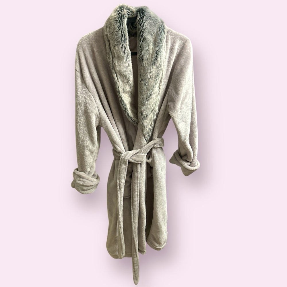 Luxury bathrobe